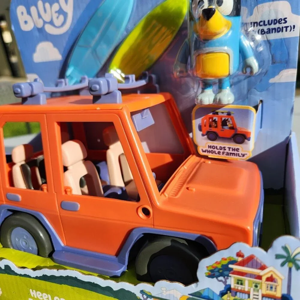 New Bluey Family Cruiser Car Vehicle Blue Dog Family Caravan Toy Set with 2 Surf